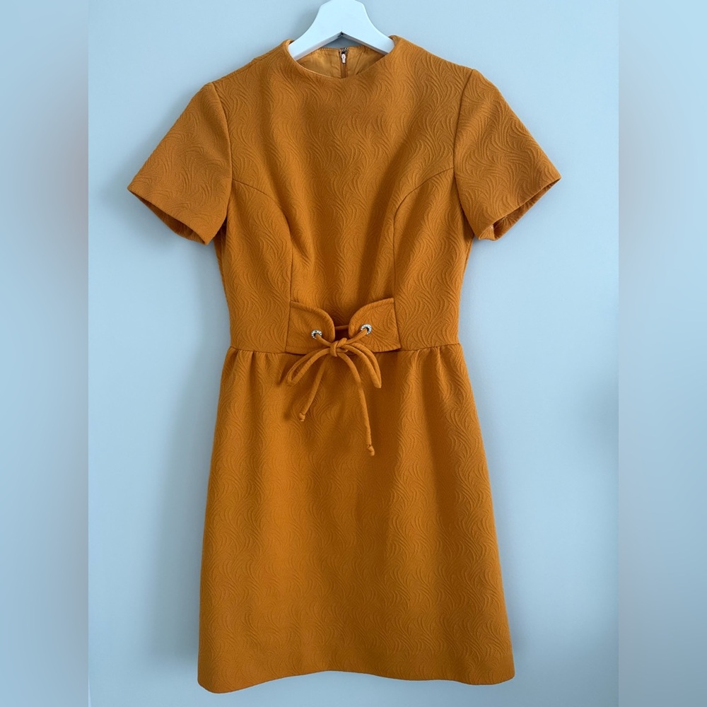 Vintage Jacquard Mini Dress Gold Mustard Orange Short Sleeve Stretchy Size 4